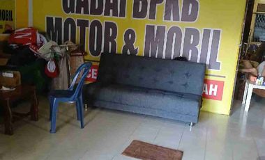 Ruko 3 lantai kawasan ramai kota Pontianak di Siantan, jl. Situt Mahmud