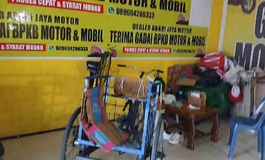 Ruko 3 lantai kawasan ramai kota Pontianak di Siantan, jl. Situt Mahmud