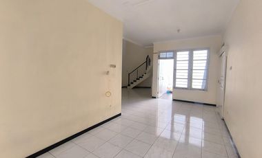 Disewakan rumah  2 lantai kosongan di dharmahusada mas Lt 190m hanya 75 JT/th