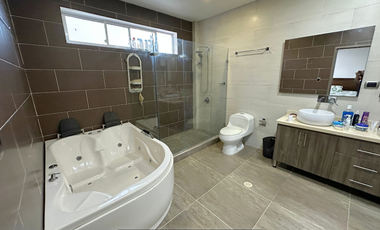 Casa con potencial comercial en el barrio Buque