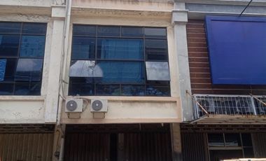 STRATEGIC SHOPHOUSE FOR SALE IN PANJANGJIWO, RUNGKUT, SURABAYA (R480)
