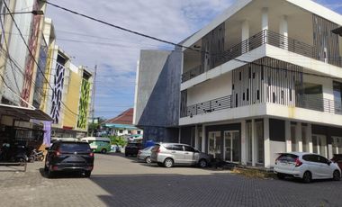PREMIUM 3-STOREY SHOPHOUSE AT CITININE GRANDE, KEBOMAS, GRESIK (KM281)
