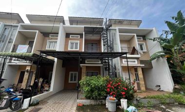 Dijual Murah Rumah di komplek Casa Feliz