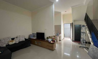 Dijual Murah Rumah di komplek Casa Feliz