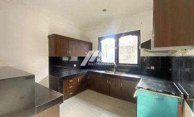 KBP1488 Charming villa with large garden Located in the villa complex area.