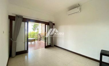 KBP1488 Charming villa with large garden Located in the villa complex area.