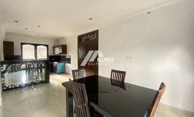 KBP1488 Charming villa with large garden Located in the villa complex area.