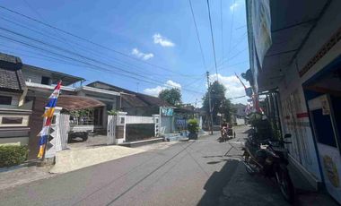 DIJUAL RUMAH COCOK BUAT USAHA BU-BUB TENGGAH KOYA YOGYAKARTA