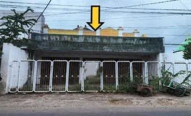 LARGE COMMERCIAL SHOPHOUSE ON MERAKURAK MAIN ROAD, TUBAN (MK507)