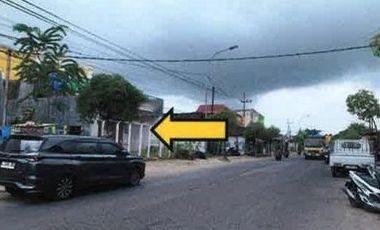 LARGE COMMERCIAL SHOPHOUSE ON MERAKURAK MAIN ROAD, TUBAN (MK507)