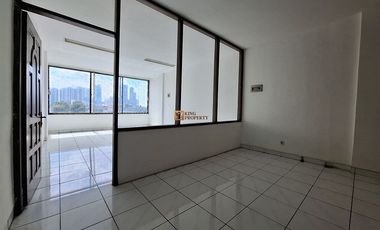 Ruko Strategis Di Pinggir Jalan Utama, Disewa Ruko Tanjung Selor 4,5 Lantai Unfurnish Belakang ITC Roxy Cocok Untuk Office & Klinik Jakarta Barat