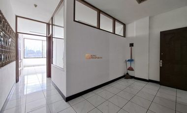 Ruko Strategis Di Pinggir Jalan Utama, Disewa Ruko Tanjung Selor 4,5 Lantai Unfurnish Belakang ITC Roxy Cocok Untuk Office & Klinik Jakarta Barat