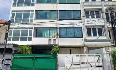 Ruko Strategis Di Pinggir Jalan Utama, Disewa Ruko Tanjung Selor 4,5 Lantai Unfurnish Belakang ITC Roxy Cocok Untuk Office & Klinik Jakarta Barat