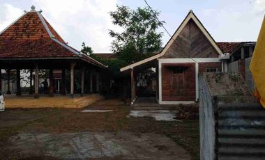 Jual Rumah dan Tanah  Luas di Lokasi Dalam Kota Dekat Ke Malioboro Yogyakarta, DIY