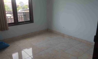 dijual rumah lantai 2 lokasi sidakary