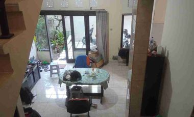 dijual rumah lantai 2 lokasi sidakary