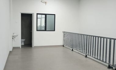 2 Ruko Jejer Baru Gress Grand Eastern Surabaya Timur