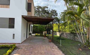 SE VENDE HERMOSA CASA EN CHINAUTA FUSAGASUGA.