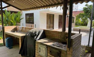 SE VENDE HERMOSA CASA EN CHINAUTA FUSAGASUGA.