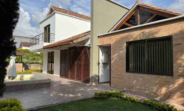 SE VENDE HERMOSA CASA EN CHINAUTA FUSAGASUGA.