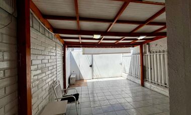 Se Vende Casa Luminosa En Sargento Alberto Cobo, Maipú