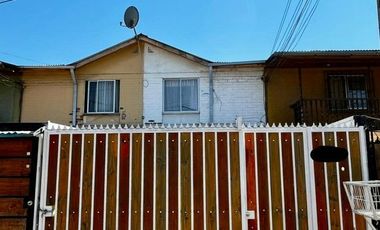 Se Vende Casa Luminosa En Sargento Alberto Cobo, Maipú