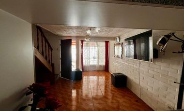 Se Vende Casa Luminosa En Sargento Alberto Cobo, Maipú