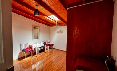 Se Vende Casa Luminosa En Sargento Alberto Cobo, Maipú