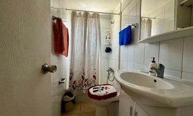 Se Vende Casa Luminosa En Sargento Alberto Cobo, Maipú