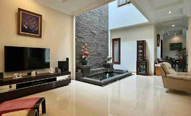 Rumah Siap Huni Hoek Semi Furnished di Veteran Jakarta Selatan