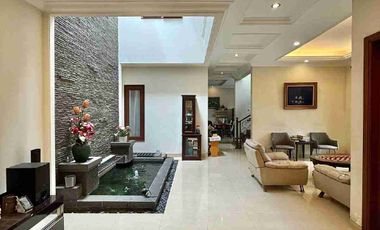 Rumah Siap Huni Hoek Semi Furnished di Veteran Jakarta Selatan