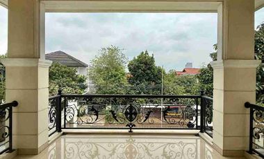 Rumah Siap Huni Hoek Semi Furnished di Veteran Jakarta Selatan