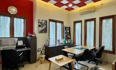 Rumah Siap Huni Hoek Semi Furnished di Veteran Jakarta Selatan