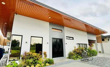 𝐅𝐎𝐑 𝐒𝐀𝐋𝐄: 𝐁𝐞𝐚𝐮𝐭𝐢𝐟𝐮𝐥 𝟐-𝐁𝐑 𝐇𝐨𝐮𝐬𝐞 & 𝐋𝐨𝐭 𝐰𝐢𝐭𝐡 𝐏𝐨𝐨𝐥 𝐚𝐧𝐝 𝐂𝐨𝐮𝐫𝐭 𝐚𝐭 𝐁𝐮𝐥𝐚𝐜𝐚𝐧!