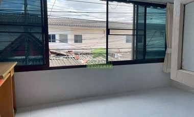 ขายทาวน์เฮ้าส์ 2 ชั้น หมู่บ้านใต้ร่มทอง2 ทับเที่ยง ตรัง เนื้อที่ 18.40 ตร.ว ต่อเติมครบ ทำเลดี ใกล้ตัวเมืองตรัง