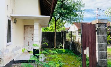 Rumah di kompleks perumahan senteluk batu layar