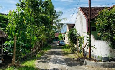 Rumah di kompleks perumahan senteluk batu layar