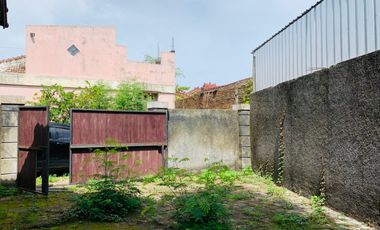 Rumah di kompleks perumahan senteluk batu layar