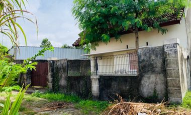 Rumah di kompleks perumahan senteluk batu layar