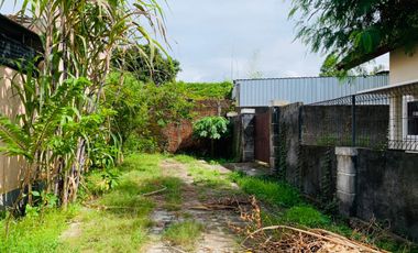 Rumah di kompleks perumahan senteluk batu layar