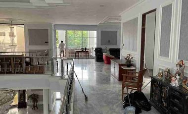 RUMAH MEWAH DI KAWASAN GATOT SUBROTO TENGAH DENPASAR BALI