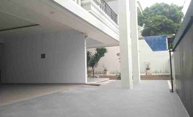 RUMAH MEWAH DI KAWASAN GATOT SUBROTO TENGAH DENPASAR BALI