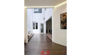 Rumah Bagus Lokasi Strategis di Kebayoran Baru, Jakarta Selatan