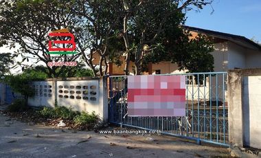 บ้านเดี่ยว โครงการ เฉลิมพรรณ อู่ทอง-ท่าพระ เนื้อที่ 57 ตารางวา ใกล้หอนาฬิกาบรรหารแจ่มใส ถนนอู่ทอง-บ้านไร่ (สาย 333) ตำบลอู่ทอง อำเภออู่ทอง จังหวัดสุพร