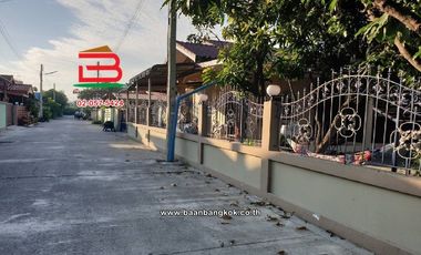 บ้านเดี่ยว โครงการ เฉลิมพรรณ อู่ทอง-ท่าพระ เนื้อที่ 57 ตารางวา ใกล้หอนาฬิกาบรรหารแจ่มใส ถนนอู่ทอง-บ้านไร่ (สาย 333) ตำบลอู่ทอง อำเภออู่ทอง จังหวัดสุพร