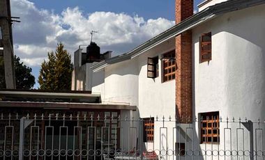 Hermosa Casa con Ampliaciones En Venta