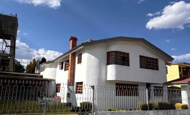 Hermosa Casa con Ampliaciones En Venta