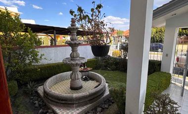 Hermosa Casa con Ampliaciones En Venta