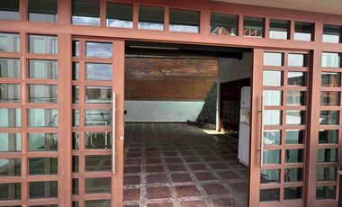 Hermosa Casa con Ampliaciones En Venta