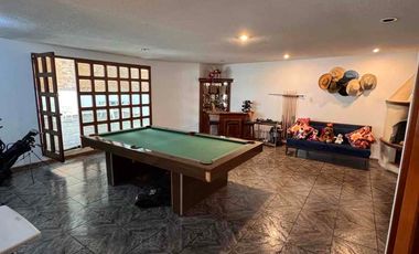 Hermosa Casa con Ampliaciones En Venta
